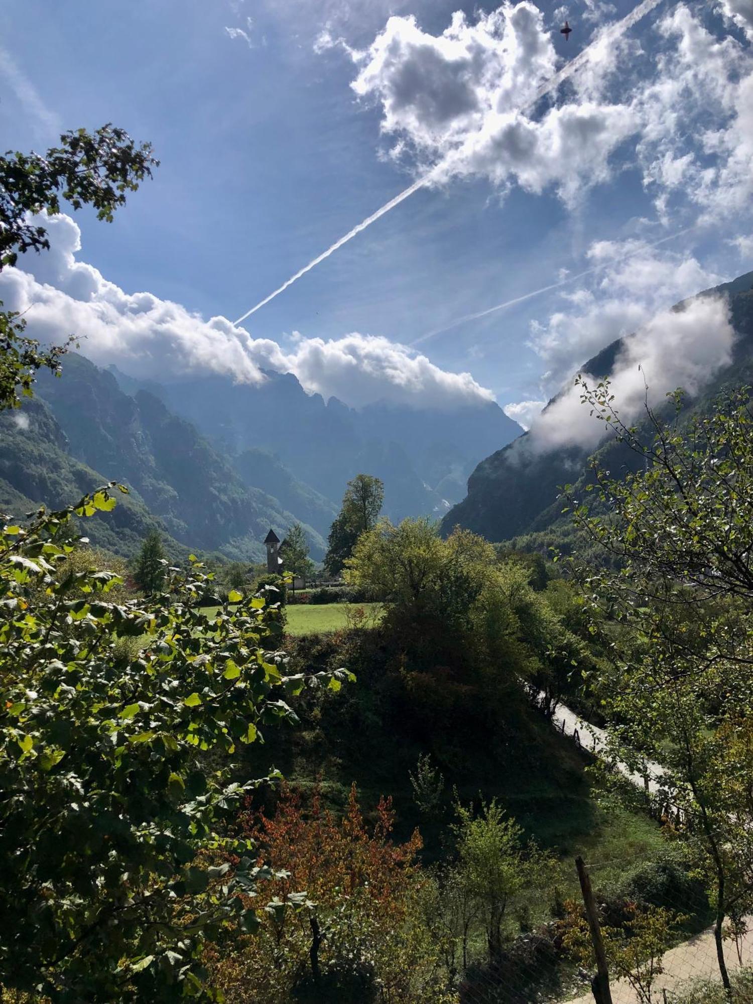 Bujtina Pllumi Theth Bed & Breakfast Bagian luar foto